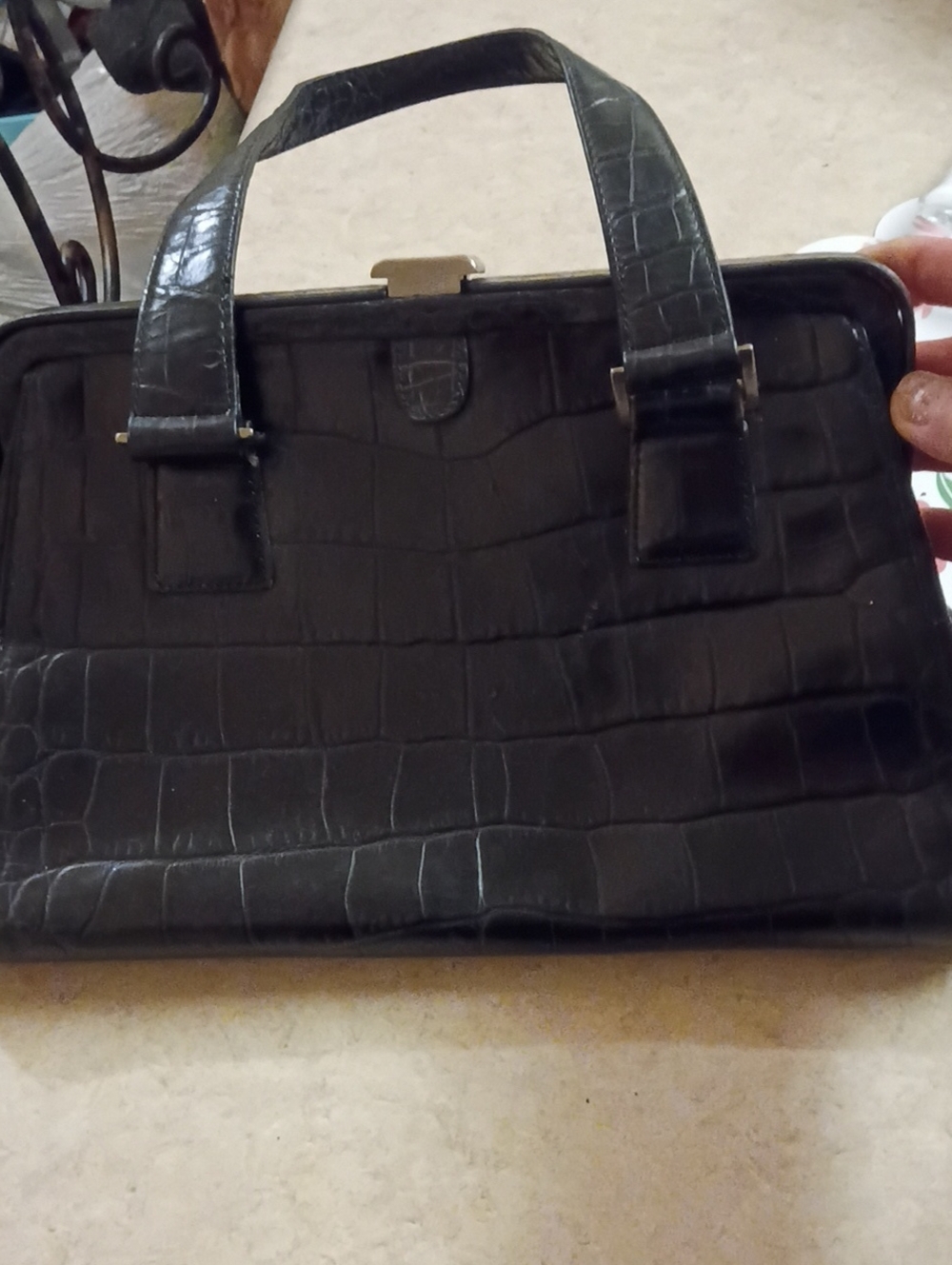 Vintage Classiques Entier Black Croc-Embossed Handbag W Magnetic Top Closure